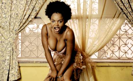 Afrika, zem starých as a tradiní kultury? Dávno ne. Nigerijská hereka Cossy Ojiakor je africkou Marilyn Monroe a jednou z tváí nigerijských filmových studií Nolywood.