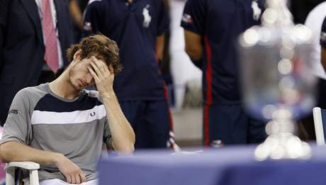 Smutn Andy Murray po prohranm finle