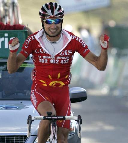 Cyklista stáje Cofidis David Moncoutie slaví etapové vítzství na Vuelt.
