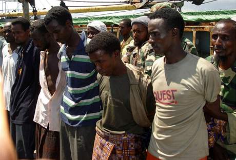 Tito piráti byli zajati u somálských beh v listopadu 2006 poté, co unesli lo Spojených arabských emirát o výtlaku pes dva tisíce tun.