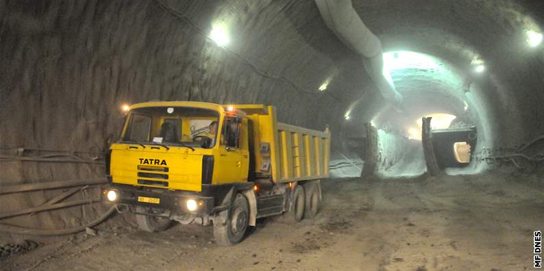 V brnnských Královopolských tunelech se otoí i tatrovka. Tunel má asi 13 metr na íku a 11 na výku