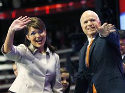 John McCain a Sarah Palinov na republiknskm sjezdu v Minnesot (3. z 2008)