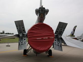 F-16