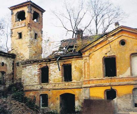Spolenost JMT CZ napojená na Vlastimila Tlustého koupila v roce 2001 ruinu. Kde vzala peníze na nákup, tají.