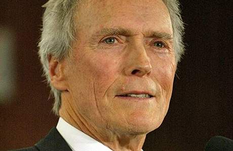 Clinta Eastwooda uvidíte ve stedu v thrilleru Stahující se smyka