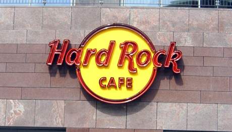 V Hard Rock cafe je dleitjí atmosféra ne oberstvení.