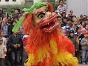 Lví tanec - tradiční oslava vietnamského dne dětí Lví tanec - tradiční oslava vietnamského dne dětí
