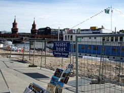 Berln, Hostel boat