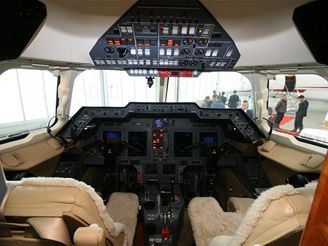 Osobn tryske: Hawker H900XP kokpit