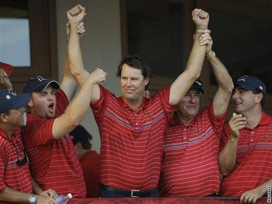 Paul Azinger, který ped dvma lety pivedl americký tým k zisku Ryder Cupu.