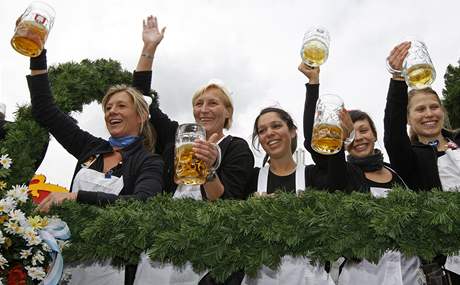 V Mnichov zaal Oktoberfest (20. z 2008)