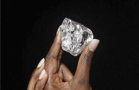 Objevený drahokam patí s tém 500 karáty mezi nejvtí podobné objevené diamanty vbec.