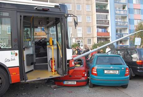 Nehoda autobusu v Praze 11 (23. záí 2008)
