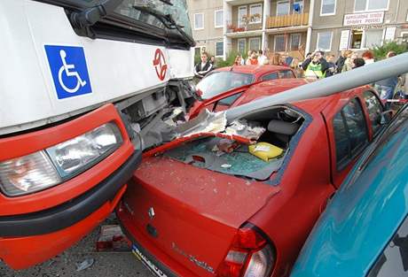 Nehoda autobusu v Praze 11 (22. z 2008)