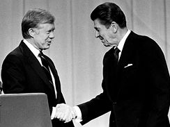 Carter a Reagan. Carter neml proti herci Reaganovi nadji. 