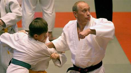 Vladimir Putin ve filmu nehraje ádné druhé housle.