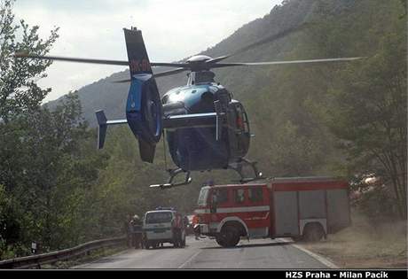 Zranného idie odvezl do nemocnice vrtulník. Ilustraní foto