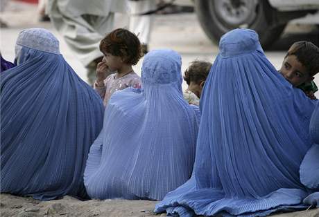 Uprchlíci z Afghánistánu opoutjí pákistánský region Badaur. Naídila jim to vláda z Islámábádu.