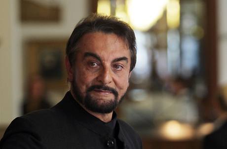 Kabir Bedi bhem své návtvy v Praze