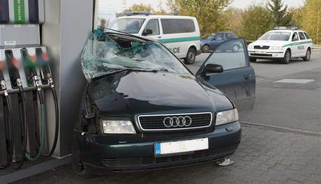idi automobilu i spolujezdec utrpli pi nehod u Mladé Boleslavi tká zranní