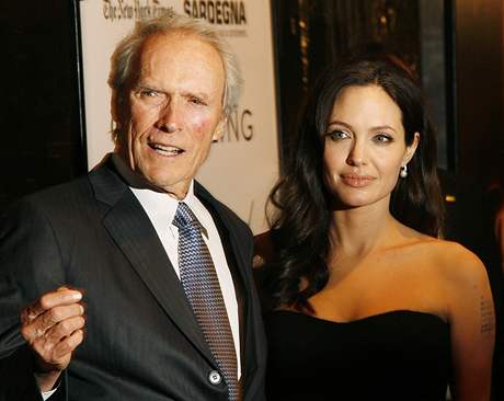 Angelina Jolie s reisrem Clintem Eastwoodem