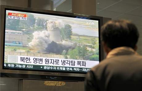 Severokorejci v ervnu odpálili chladící v reaktoru v Jongbjonu. O svém jaderném programu nyní chtjí jednat.
