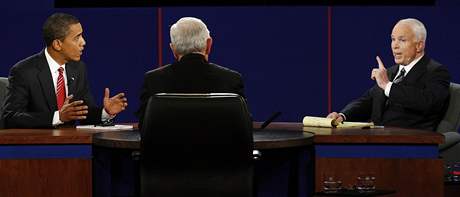 Tetí a zárove poslední televizní debata prezidentských kandidát byla nejostejím duelem.