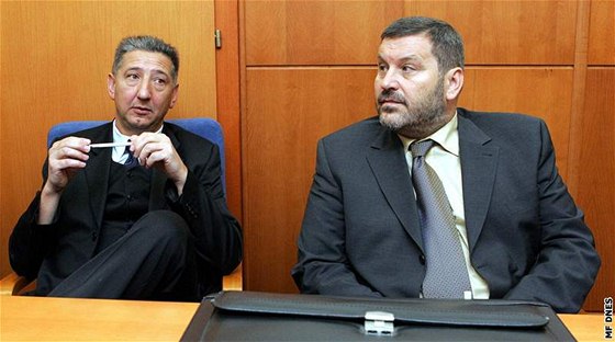 Advokát Alexandra Nováka Jan Rek (vlevo) je pesvdený, e proces nebyl spravedlivý.
