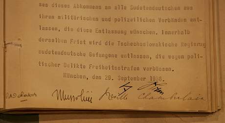 Originl mnichovsk dohody vystaven v Nrodnm muzeu