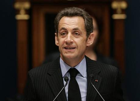 Francouzský prezident Sarkozy je v Gumácích ukázán jako intrikán. Klaus jako popleta.