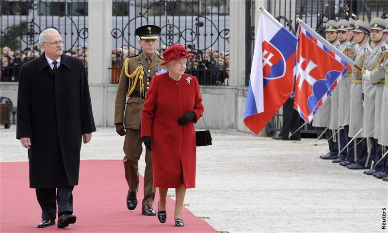 Britská královna Albta II. na návtv Slovenska - se slovenským prezidentem Ivanem Gaparoviem.