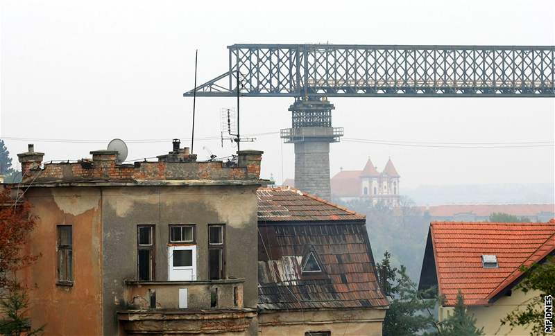 elezniní most ve Znojm prochází náronou rekonstrukcí