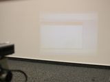 Projektor MPro110 obraz pi umlm osvtlen za vzlenosti 2 metry