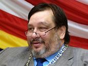 Milan Janík byl práv zvolen starostou  