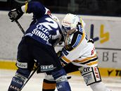 Plzeň - Litvínov, Jakub Šindel z Plzně (vlevo) a Daniel Branda z Litvínova. Plzeň - Litvínov, Jakub Šindel z Plzně (vlevo) a Daniel Branda z Litvínova.