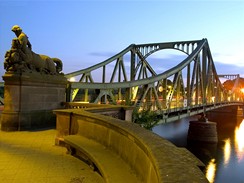 Německo, Berlín, Glienicker Brücke