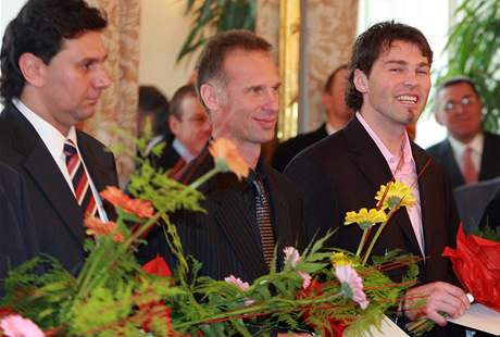 Jaromír Jágr, Dominik Haek, Vladimír Rika (zprava)