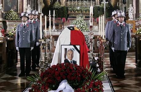 Václav Havel se na pohbu Helmuta Zilka omluvil za kivdy. Vedly ho k tomu prý jisté informace.