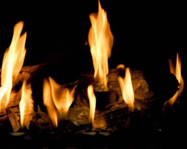 Nebezpená hra s ohnm skonila tkými popáleninami jednoho z u. Ilustraní foto