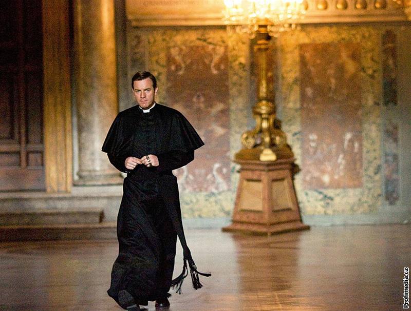 Ruce v bok si místo Toma Hankse dává Vatikán. Na jednu stranu chystá veejný bojkot filmu Andlé a démoni, na druhou se bojí, e by zbyten vyvolal nechtný zájem o snímek.