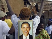Mu ze slumu Kibera v kesk metropoli Nairobi oslavuje prezidentsk vtzstv Baracka Obamy