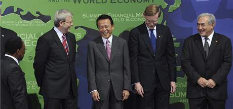 MMF se Strauss-Kahnem v ele (na fotce vpravo) chce také utrácet.