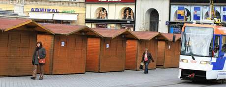 Prodejn stnky na nmst Svobody v Brn nejsou podle dopravc postaveny bezpen 