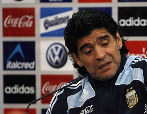 DEBUT. Maradona bude poprvé trénovat Argentinu v mezistátním zápase.