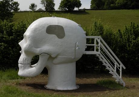 Joep van Lieshout - Odpoinková lebka (2007)