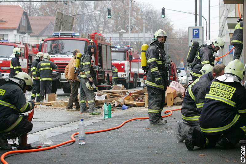 Výbuch plynu v obytném dom v Hradci Králové. (16. listopadu 2008)