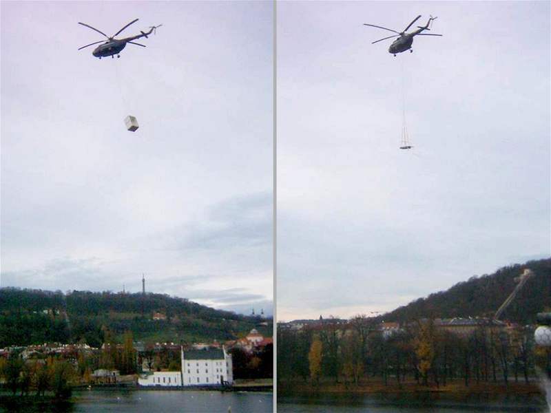 tenám iDNES.cz se podailo zachytit helikoptéru s nákladem i poté, co ást spadla do Vltavy