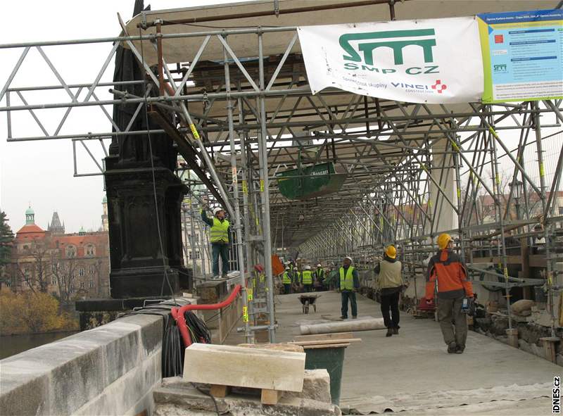 Prbh rekonstrukce na Karlov most (13. 11. 2008)