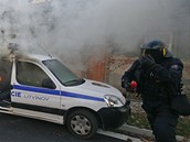 Stet pravicovch radikl s polici v Litvnov