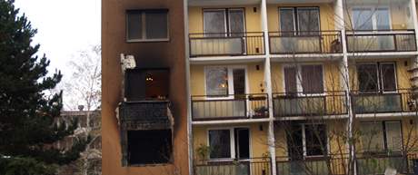 Ve vyhoelém byt bylo zdné jádro, take se plameny  nerozíily do vyích pater. Ilustraní foto.